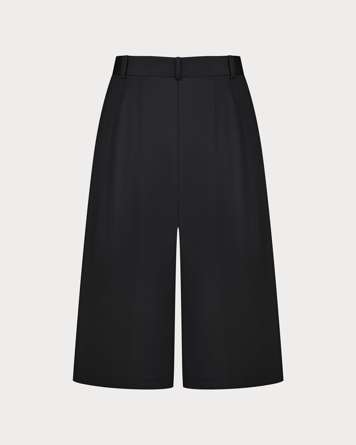VEYRA BERMUDA SHORTS